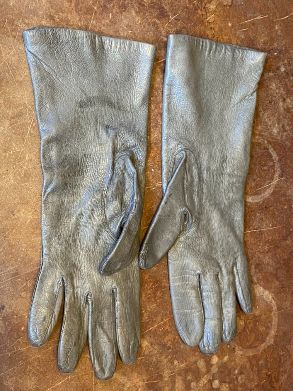 1950s Macy's Made in Italy Metallic Silver Gray Leather Women's Gloves Vintage